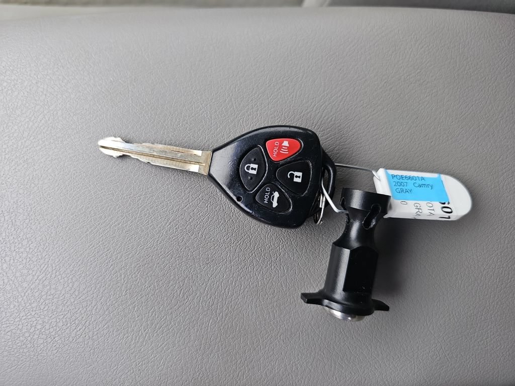 Used 2007 Toyota Camry LE FWD image 30