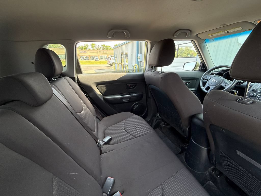 Used 2012 Kia Soul FWD image 7