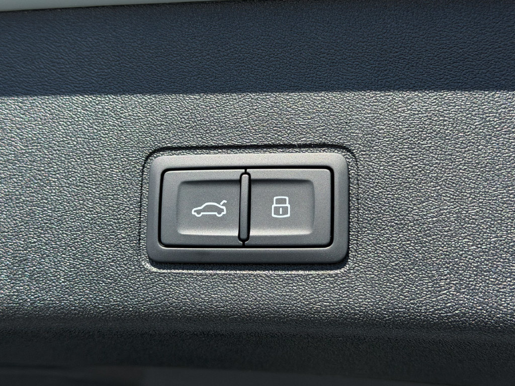 New 2026 Audi Q3 quattro 2.0T AWD/4WD image 14