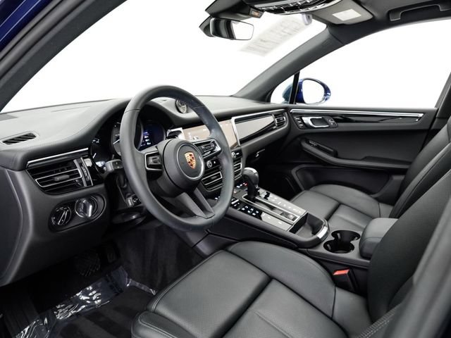 Certified 2023 Porsche Macan S AWD/4WD image 4