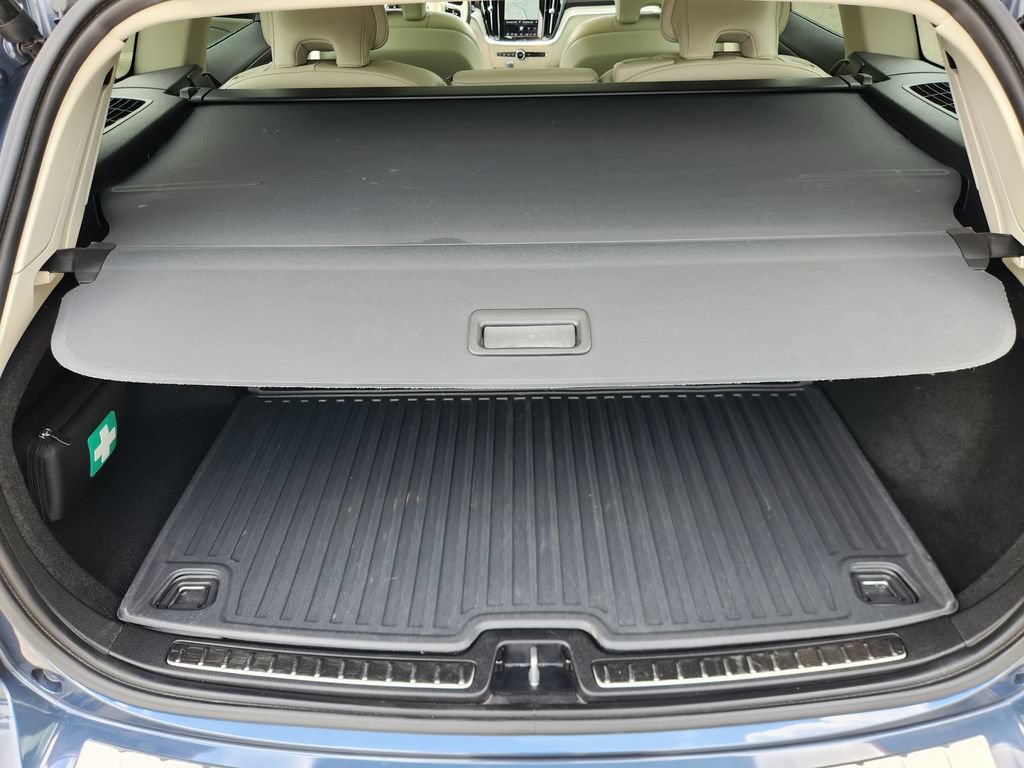 Certified 2024 Volvo V60 B5 Cross Country Plus w/ Protection Package Premier AWD/4WD image 14
