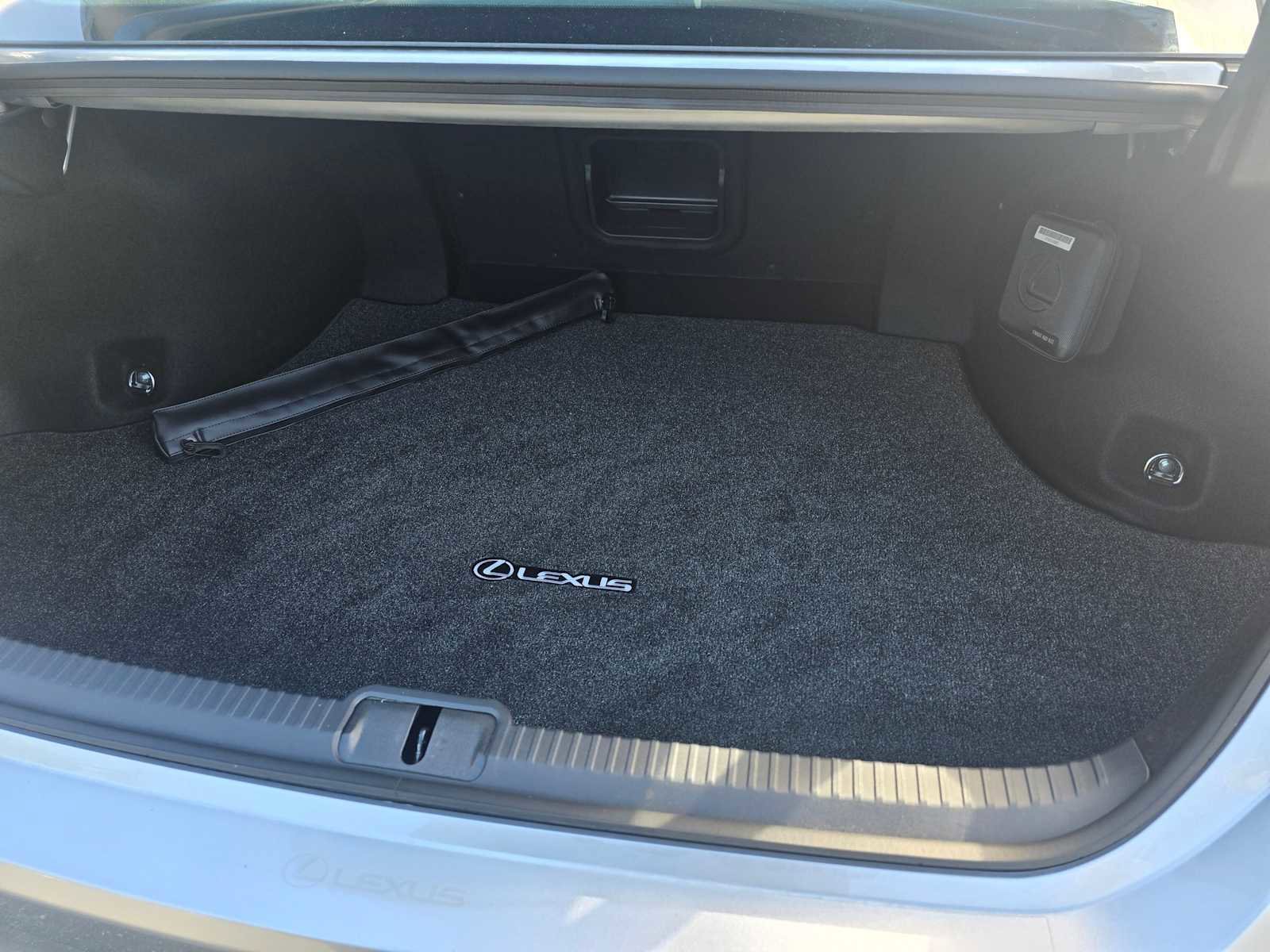 Certified 2025 Lexus ES 300h w/ Premium Package FWD image 14