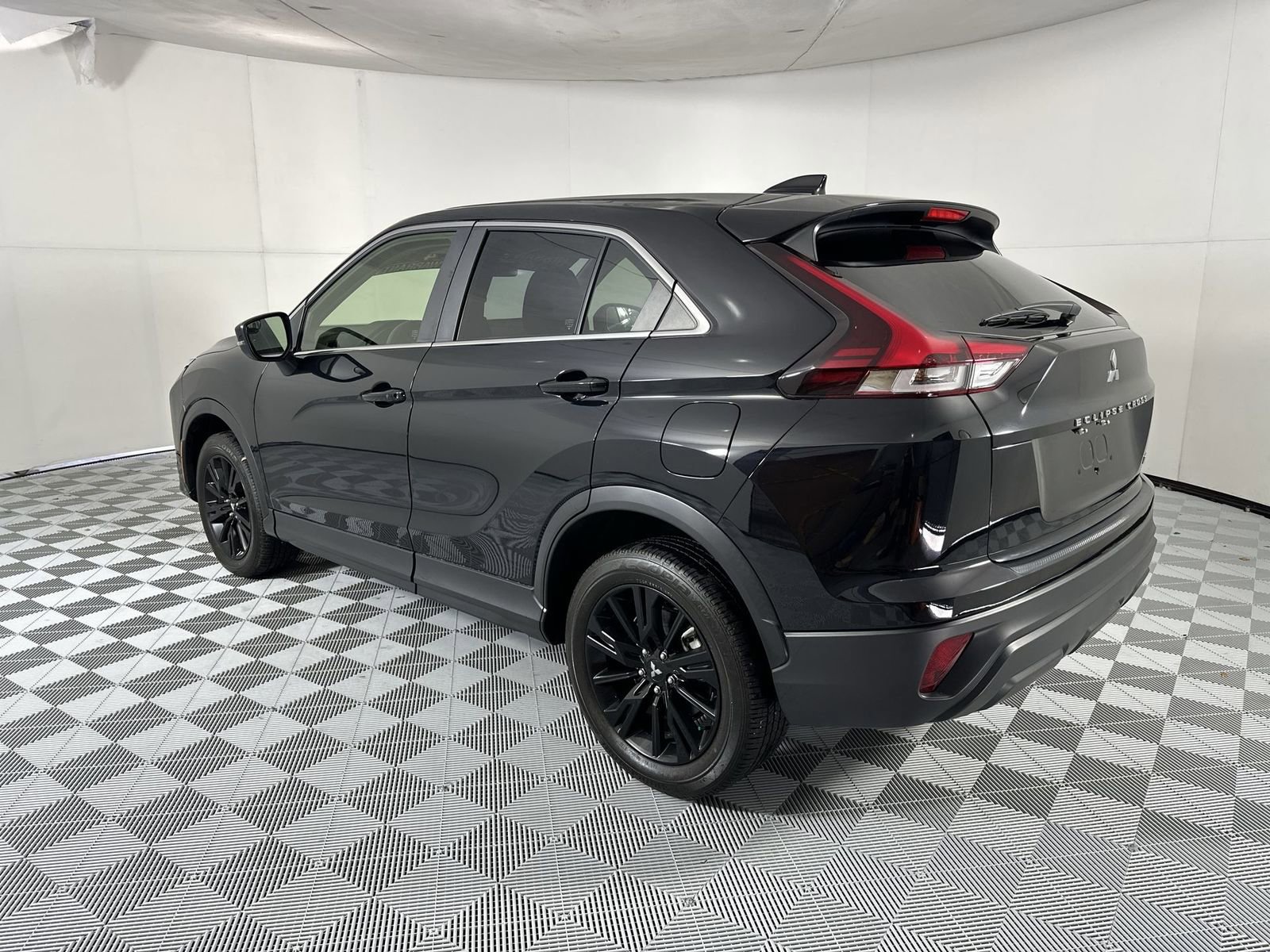 Used 2024 Mitsubishi Eclipse Cross LE AWD/4WD image 6