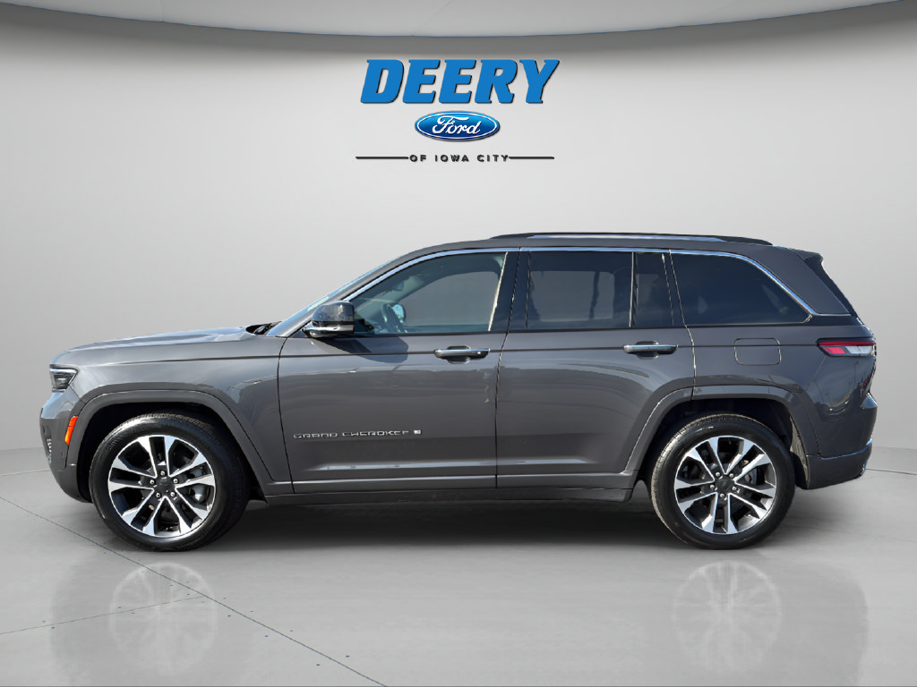 Used 2022 Jeep Grand Cherokee Overland w/ Luxury Tech Group IV AWD/4WD image 6