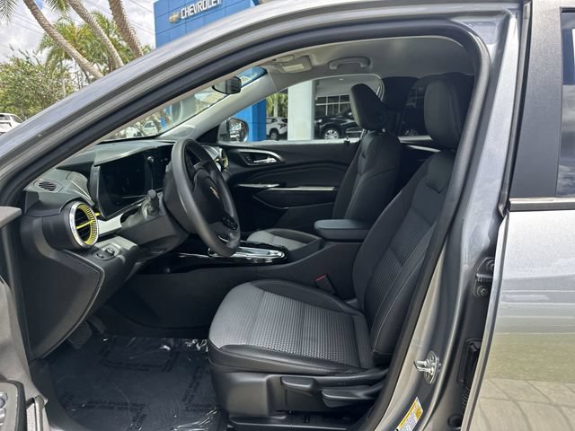 Used 2024 Chevrolet Trax LT FWD image 30