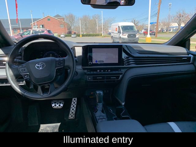 Used 2025 Toyota Camry SE image 15