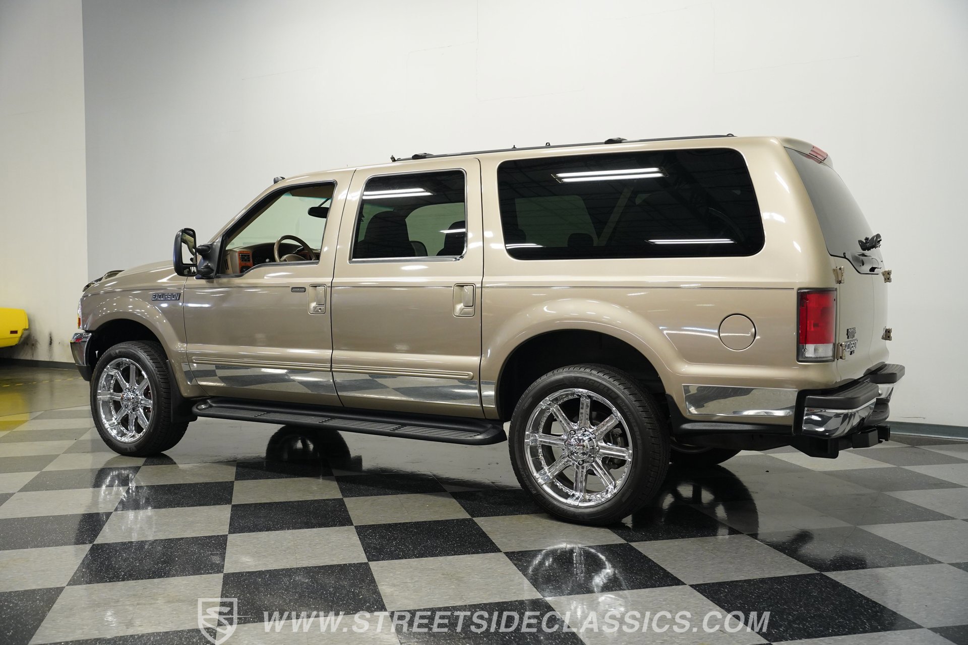 Used 2000 Ford Excursion XLT image 8
