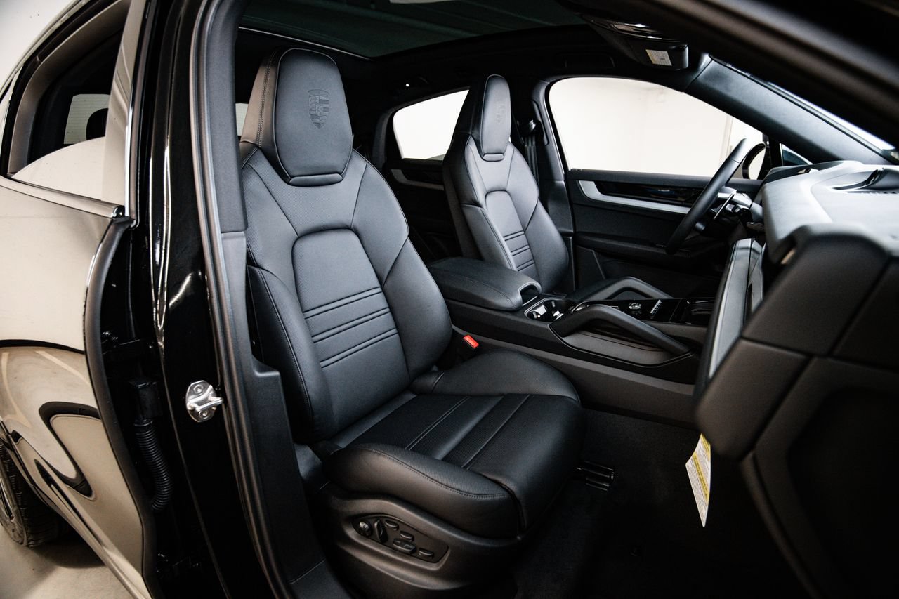 New 2026 Porsche Cayenne E-Hybrid Coupe AWD/4WD image 29