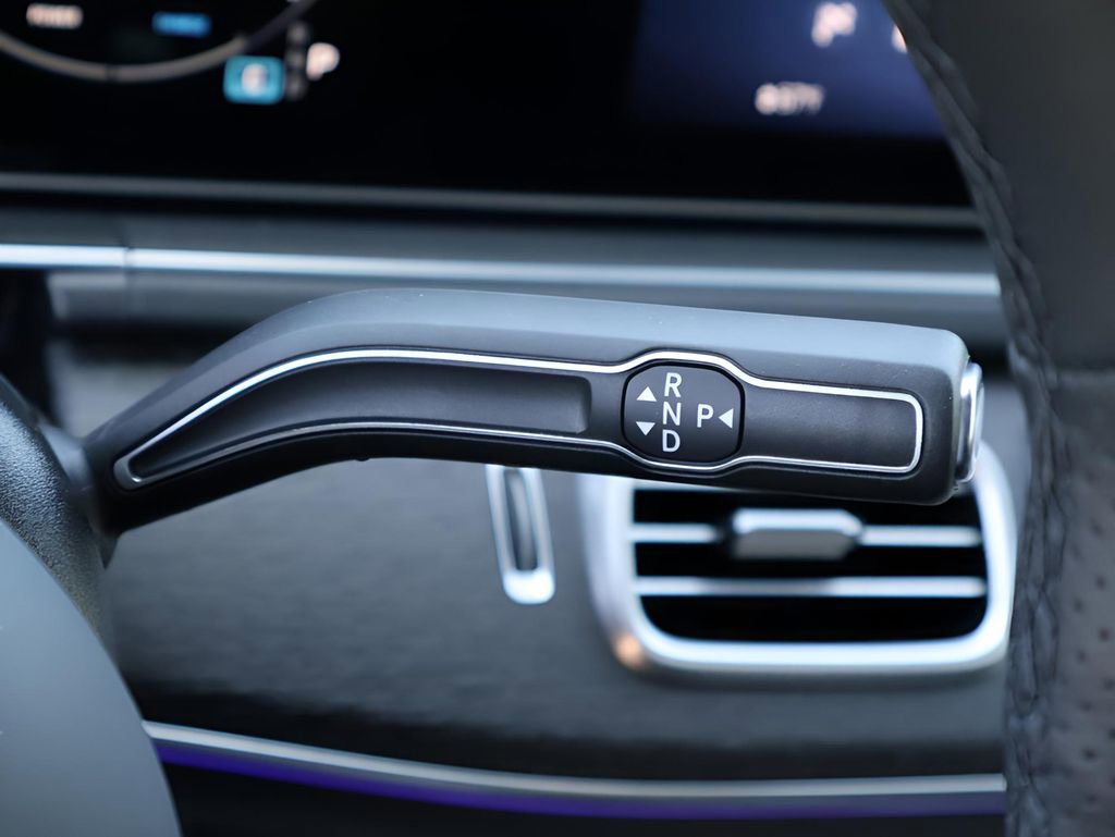 Certified 2025 Mercedes-Benz GLS 450 4MATIC image 37