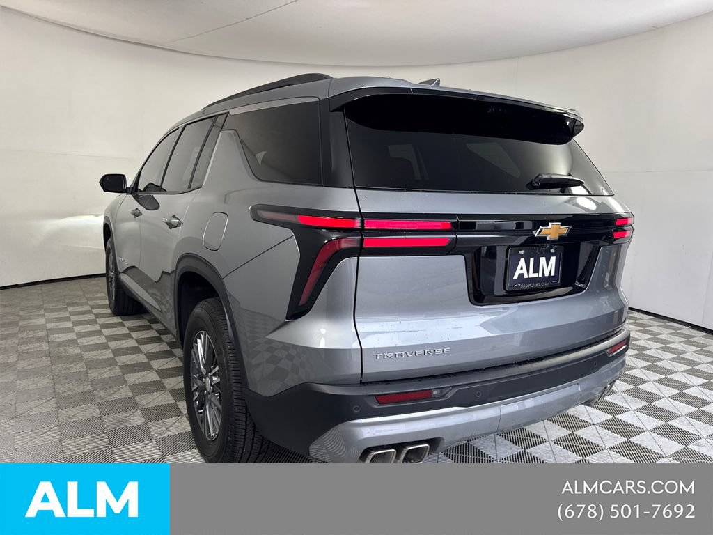Used 2026 Chevrolet Traverse LT w/ Driver Confidence Package FWD image 8