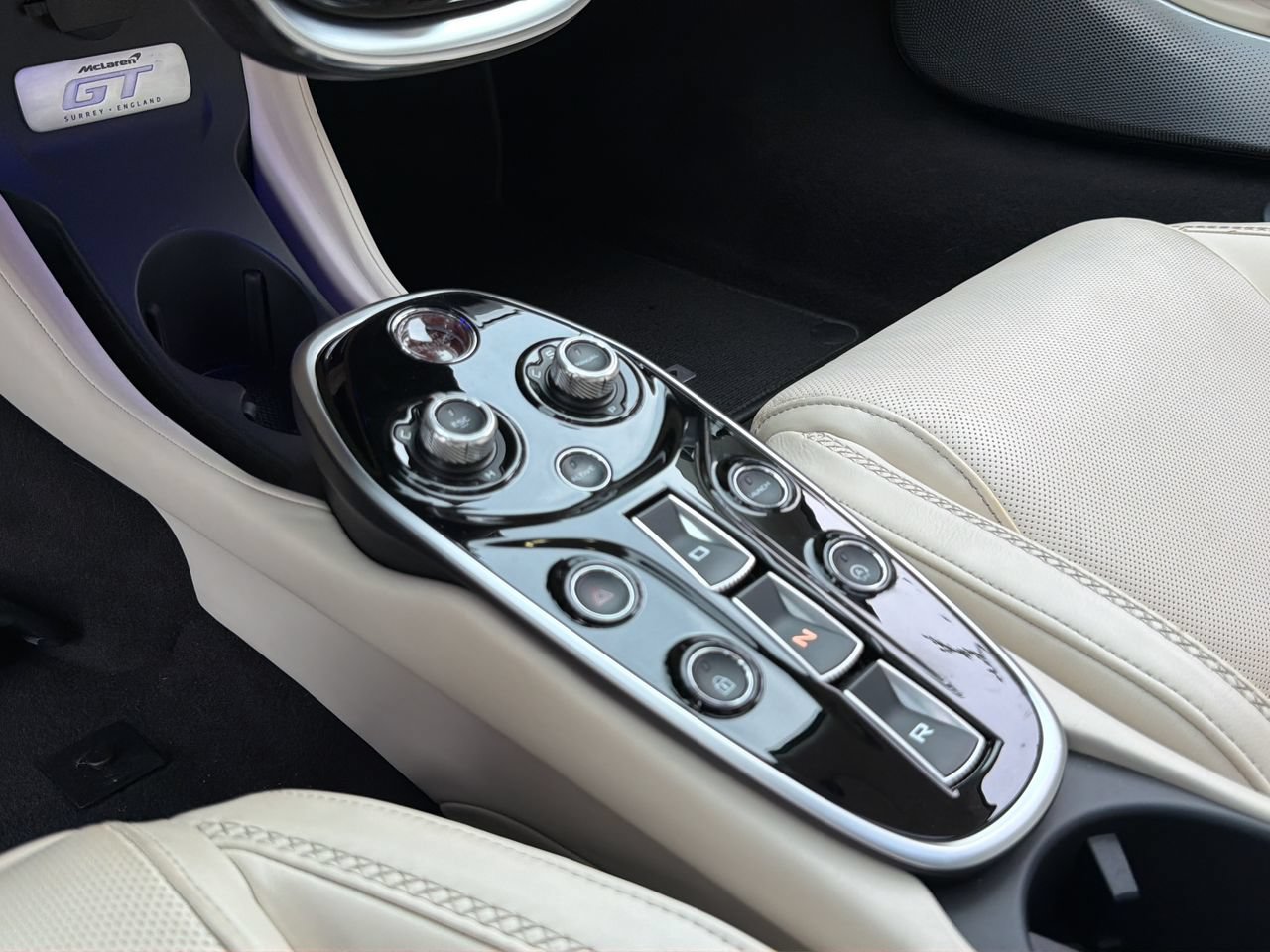 Used 2023 McLaren GT RWD image 22