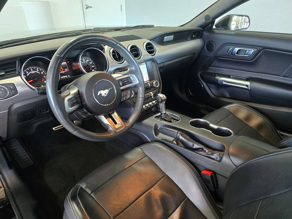 Used 2018 Ford Mustang GT Premium w/ Black Accent Package RWD image 9