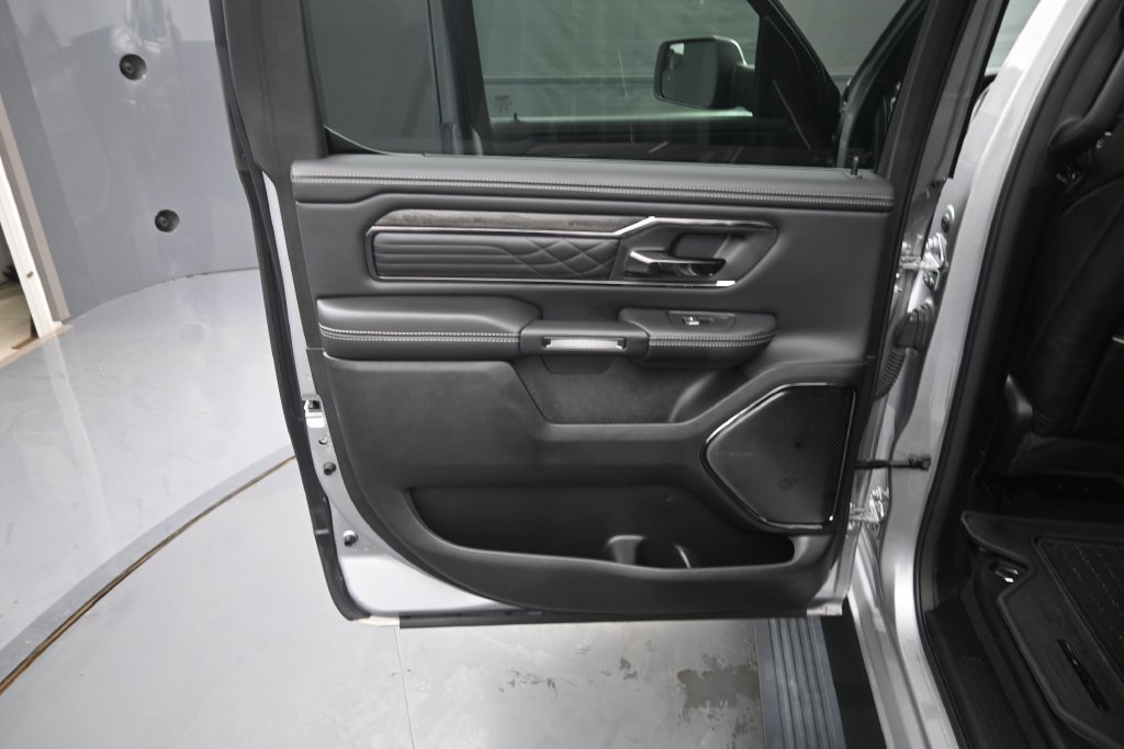 Used 2025 RAM 1500 Limited w/ Body Color Bumper Group AWD/4WD image 16