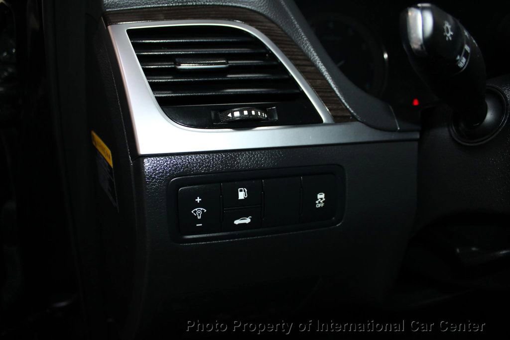 Used 2016 Hyundai Genesis 3.8 image 13