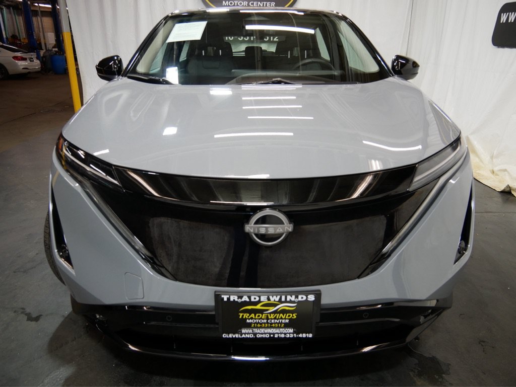 Used 2024 Nissan Ariya AWD image 2