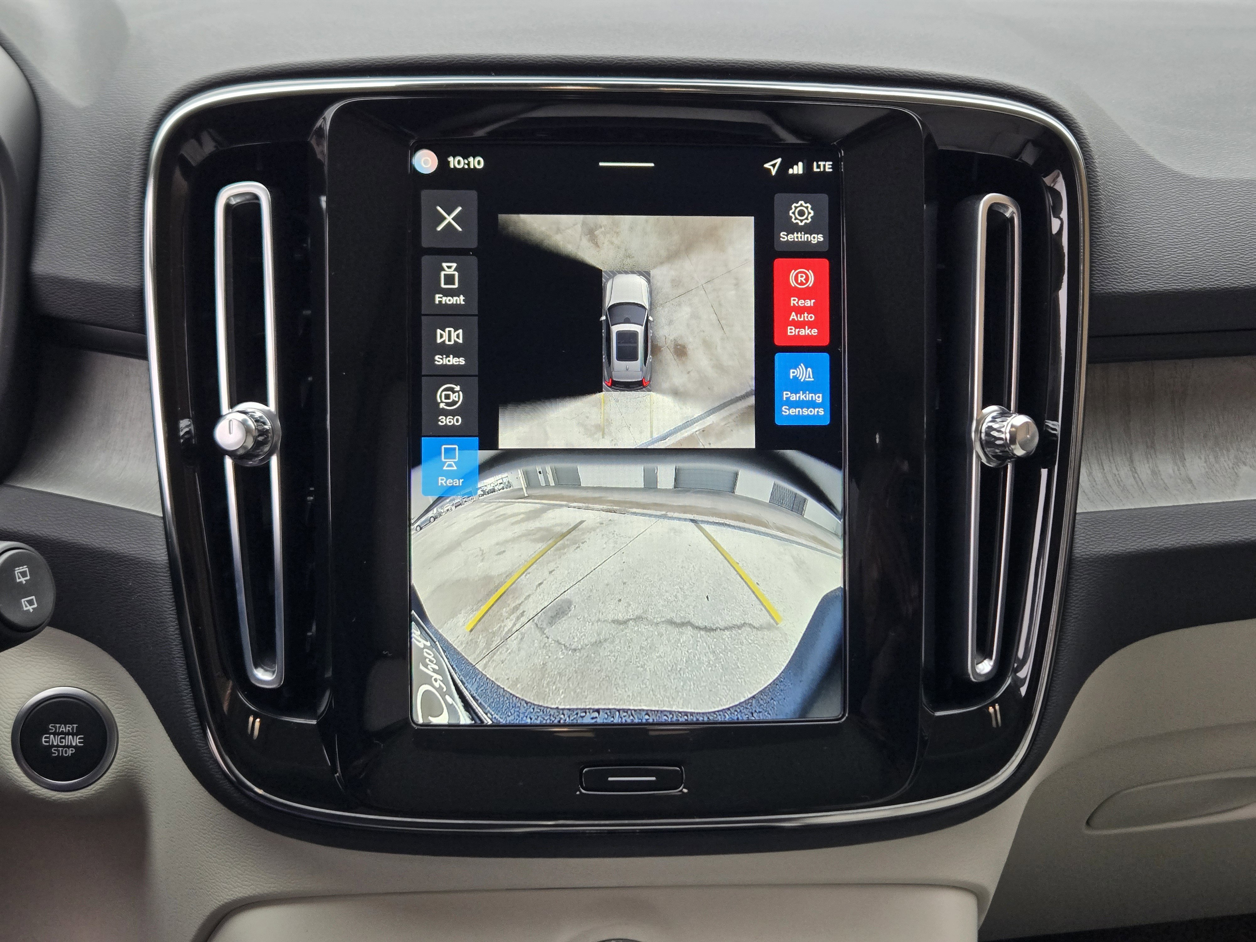 New 2026 Volvo XC40 B5 Plus w/ Protection Package Premier image 20