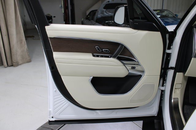 Used 2024 Land Rover Range Rover Long Wheelbase SE AWD/4WD image 39
