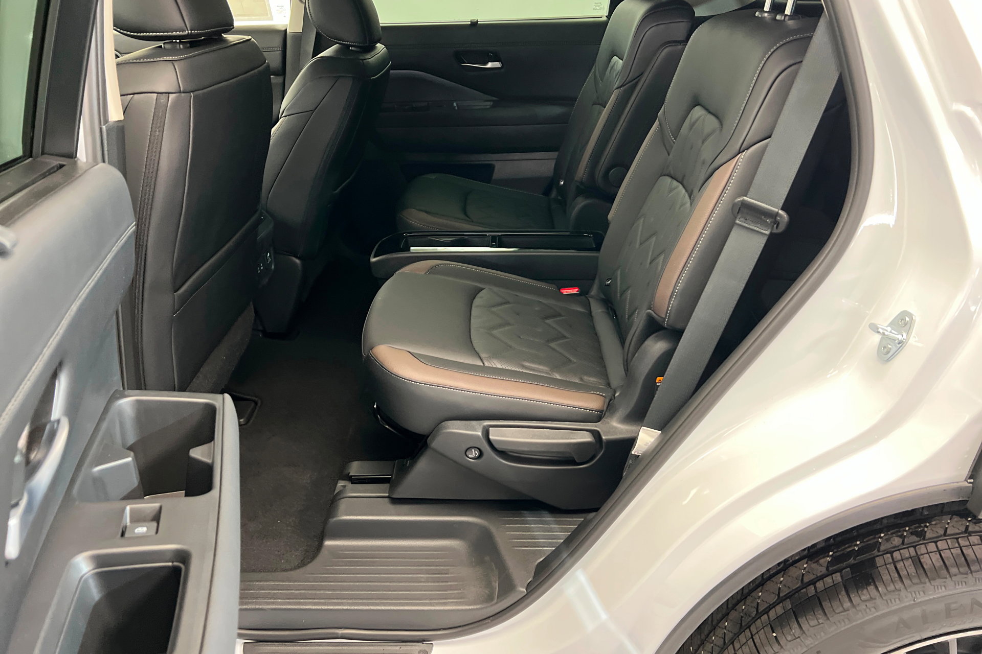 New 2026 Nissan Pathfinder Platinum image 21