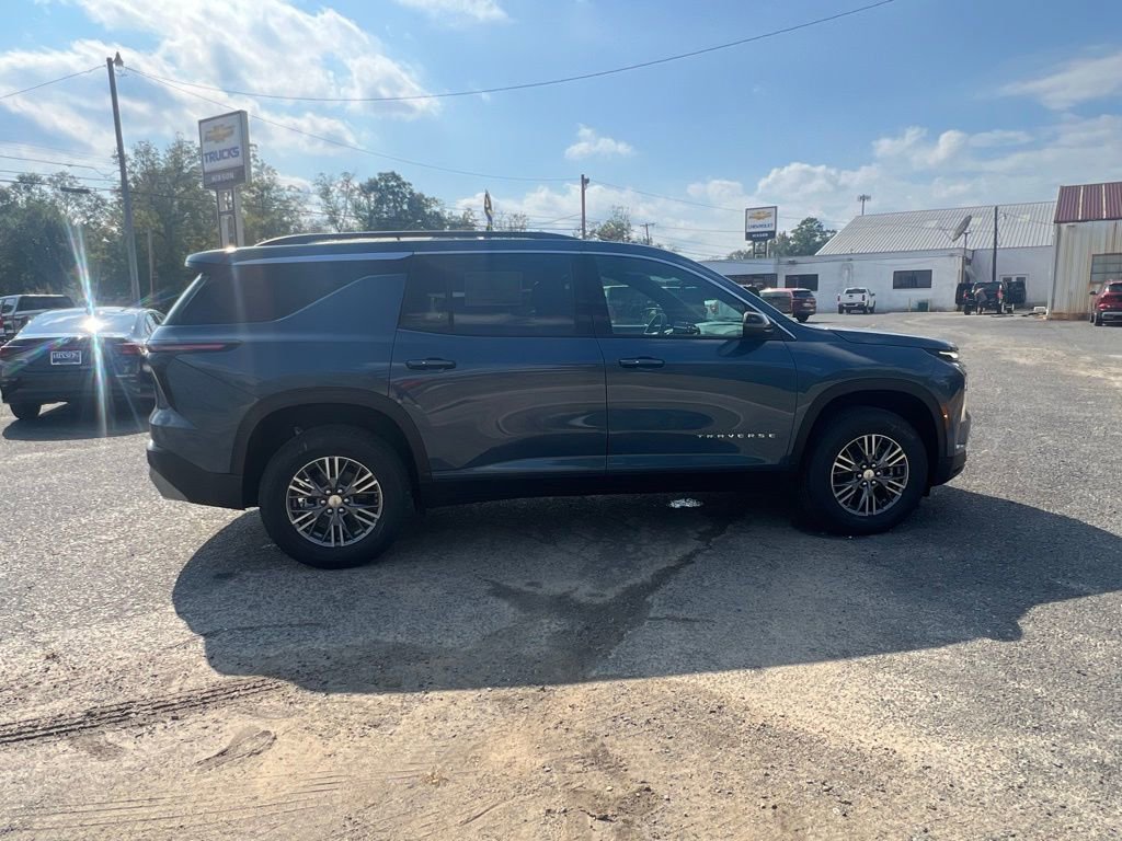 New 2026 Chevrolet Traverse LT image 8
