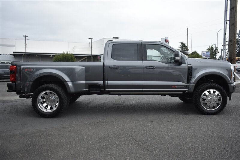 Used 2025 Ford F450 Platinum w/ FX4 Off-Road Package image 6