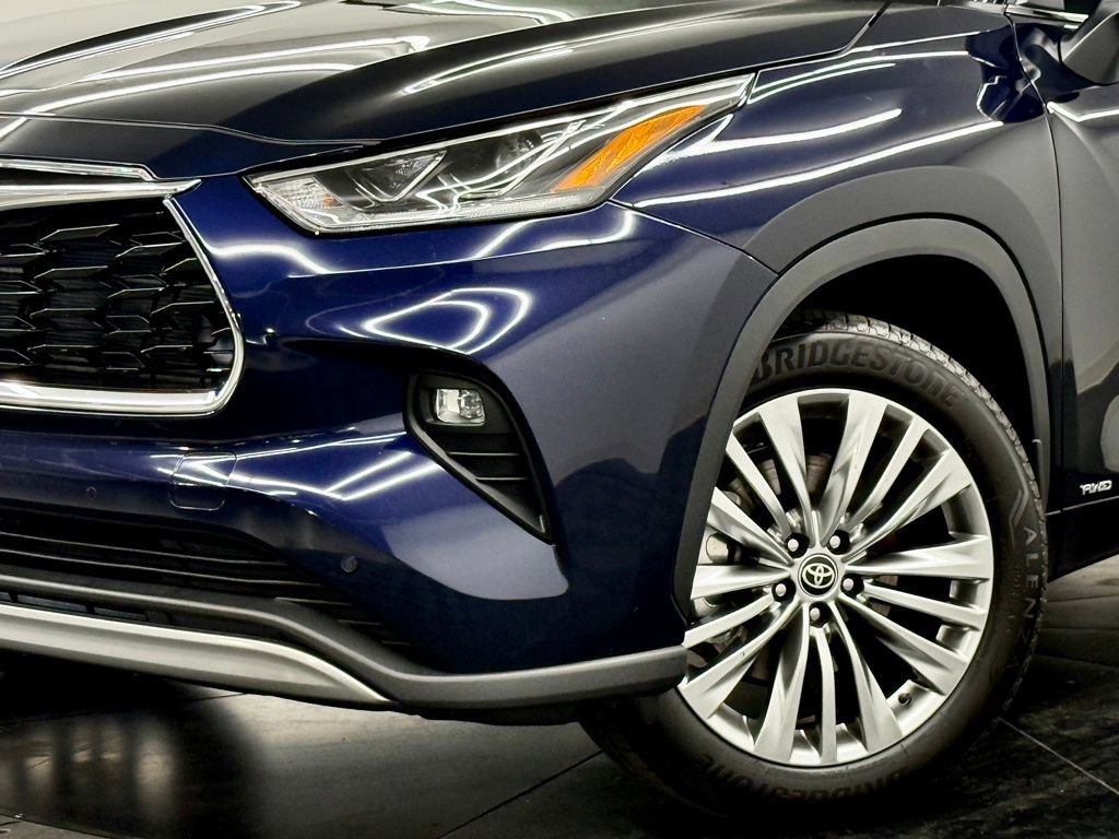 Used 2026 Toyota Highlander Platinum image 4