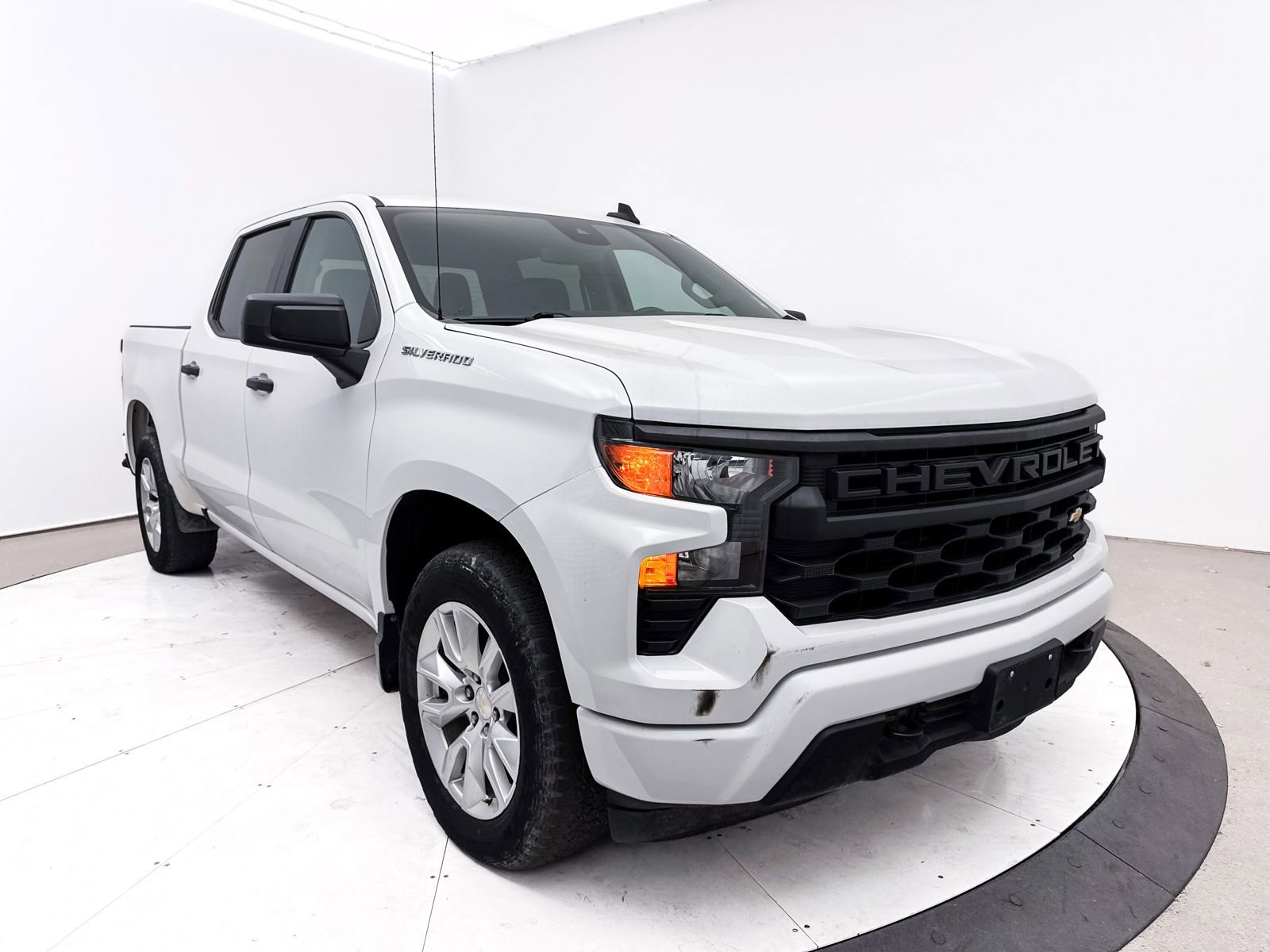Used 2022 Chevrolet Silverado 1500 Custom image 9