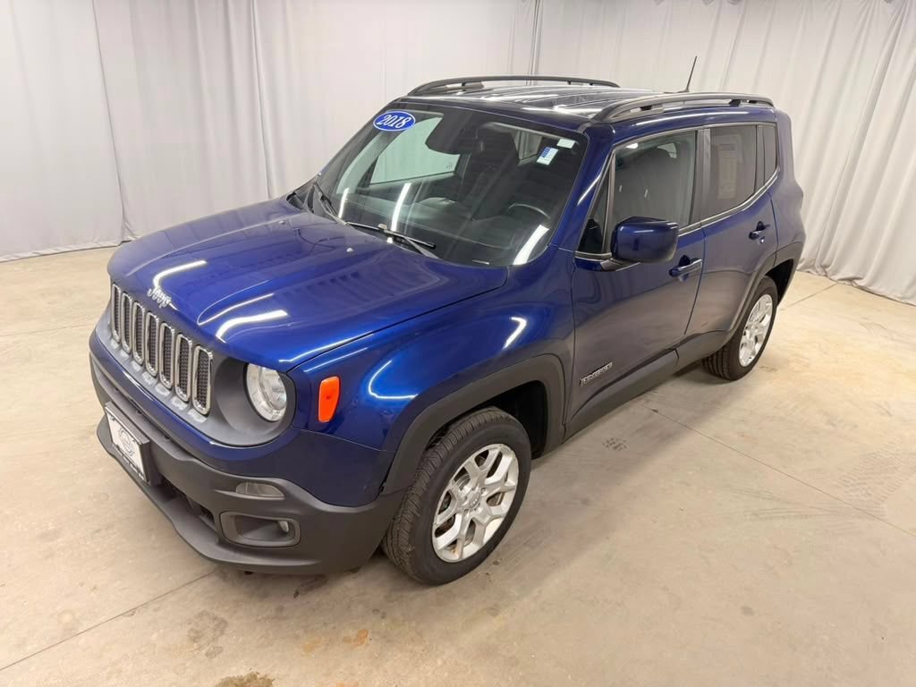 Used 2018 Jeep Renegade Latitude w/ Cold Weather Group AWD/4WD image 5