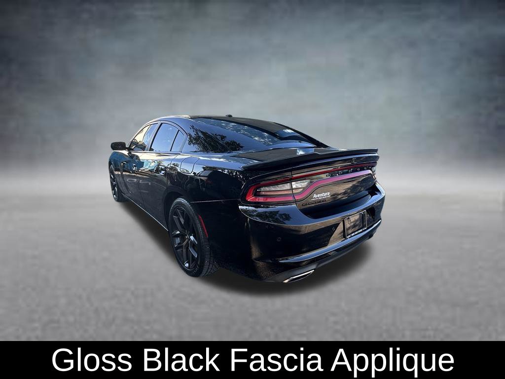 Used 2021 Dodge Charger SXT w/ Blacktop Package RWD image 5
