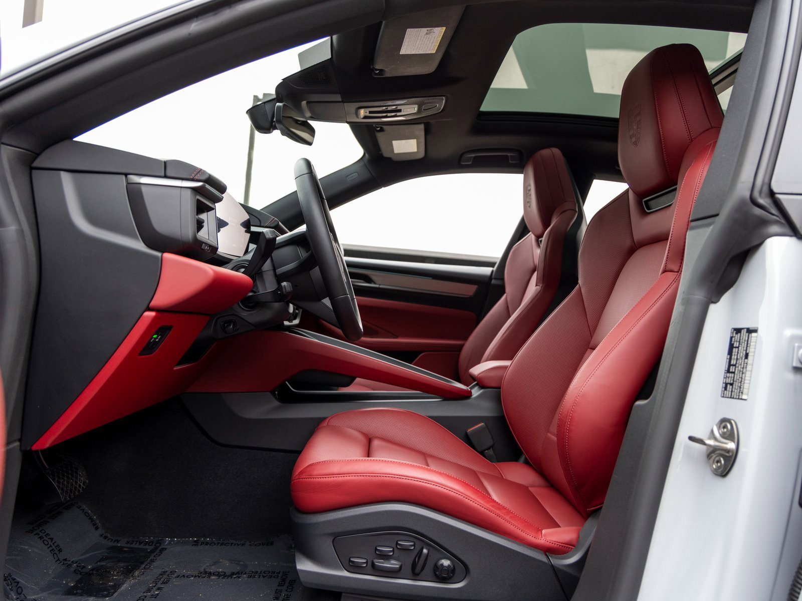 Certified 2024 Porsche Macan 4 Electric image 25