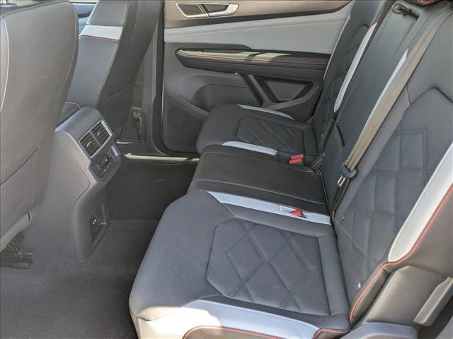 Used 2024 Volkswagen Atlas Peak Edition SE AWD/4WD image 19