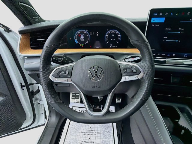 Used 2025 Volkswagen Tiguan SEL R-Line AWD/4WD image 11