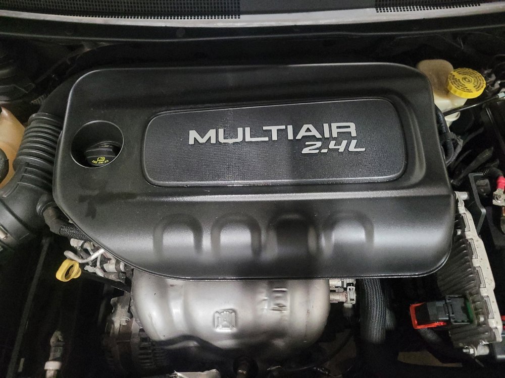 Used 2015 Chrysler 200 Limited image 30