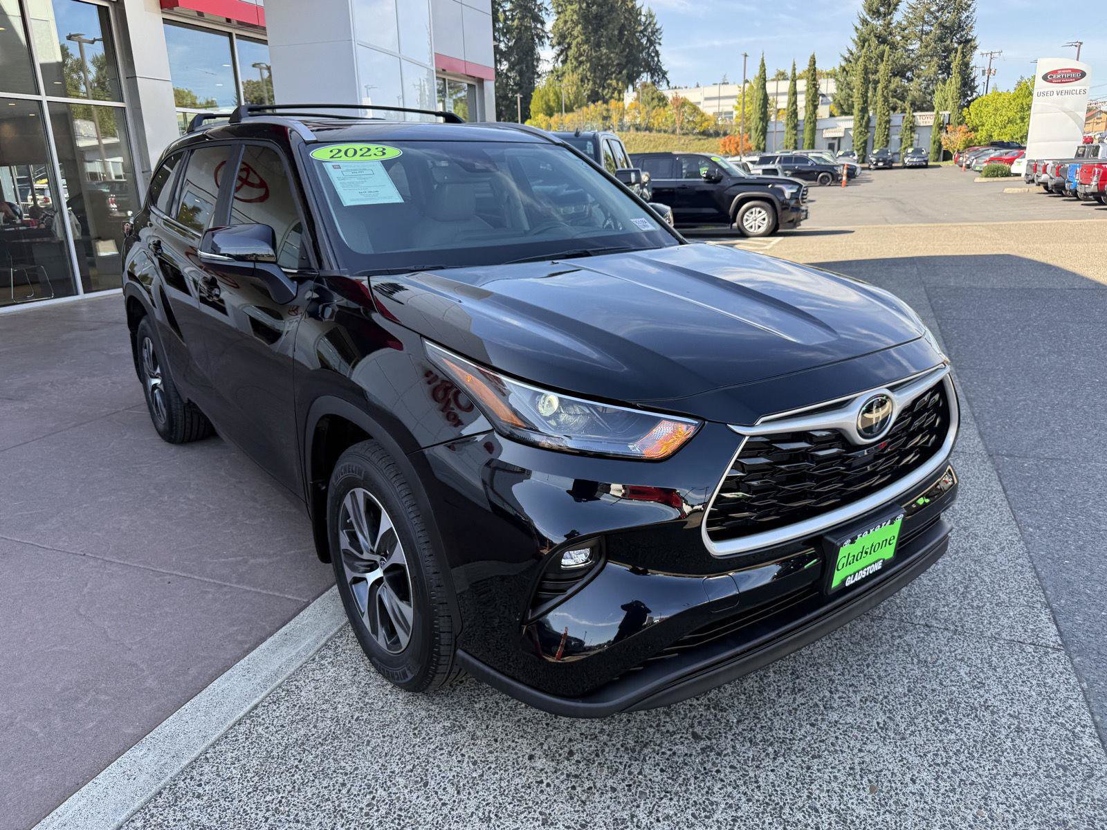 Used 2023 Toyota Highlander XLE AWD/4WD image 8