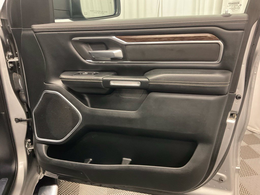Used 2019 RAM 1500 Laramie AWD/4WD image 31