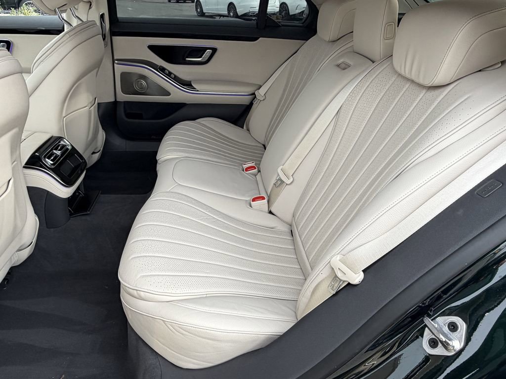Used 2023 Mercedes-Benz S 500 4MATIC image 32