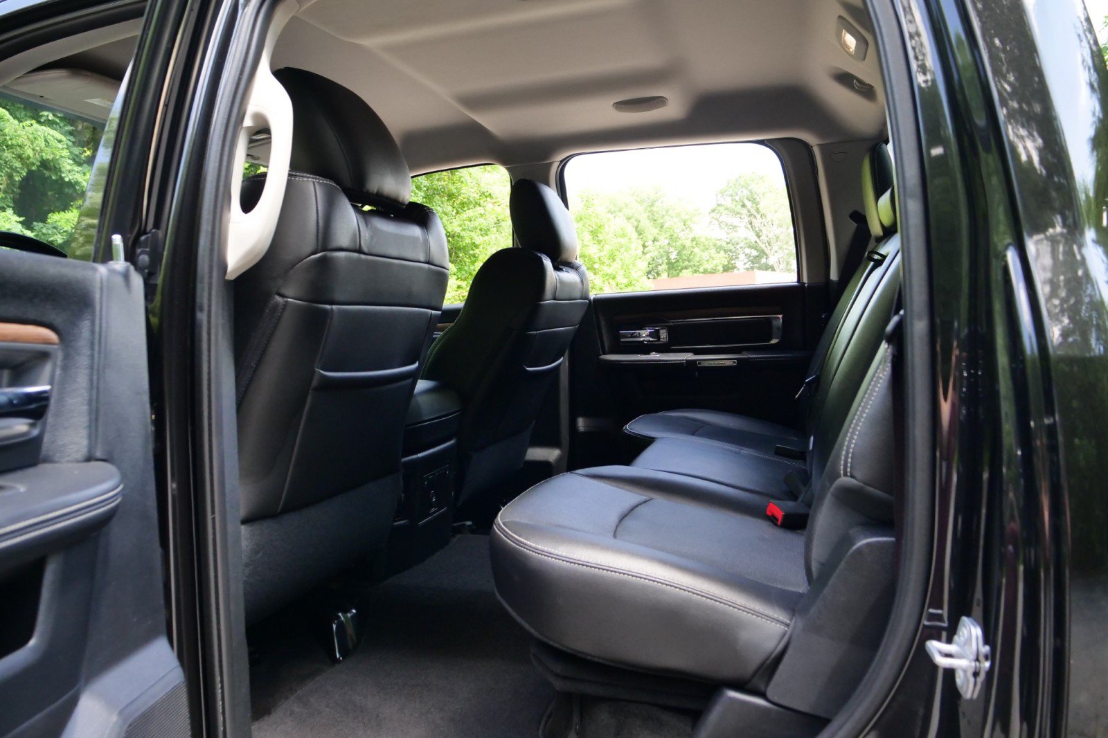 Used 2015 RAM 2500 Laramie AWD/4WD image 24