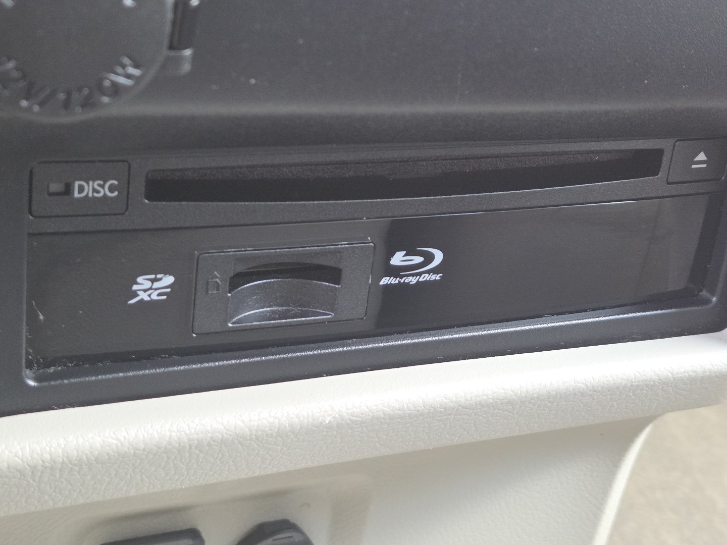Used 2017 Toyota Sienna XLE Premium AWD/4WD image 6