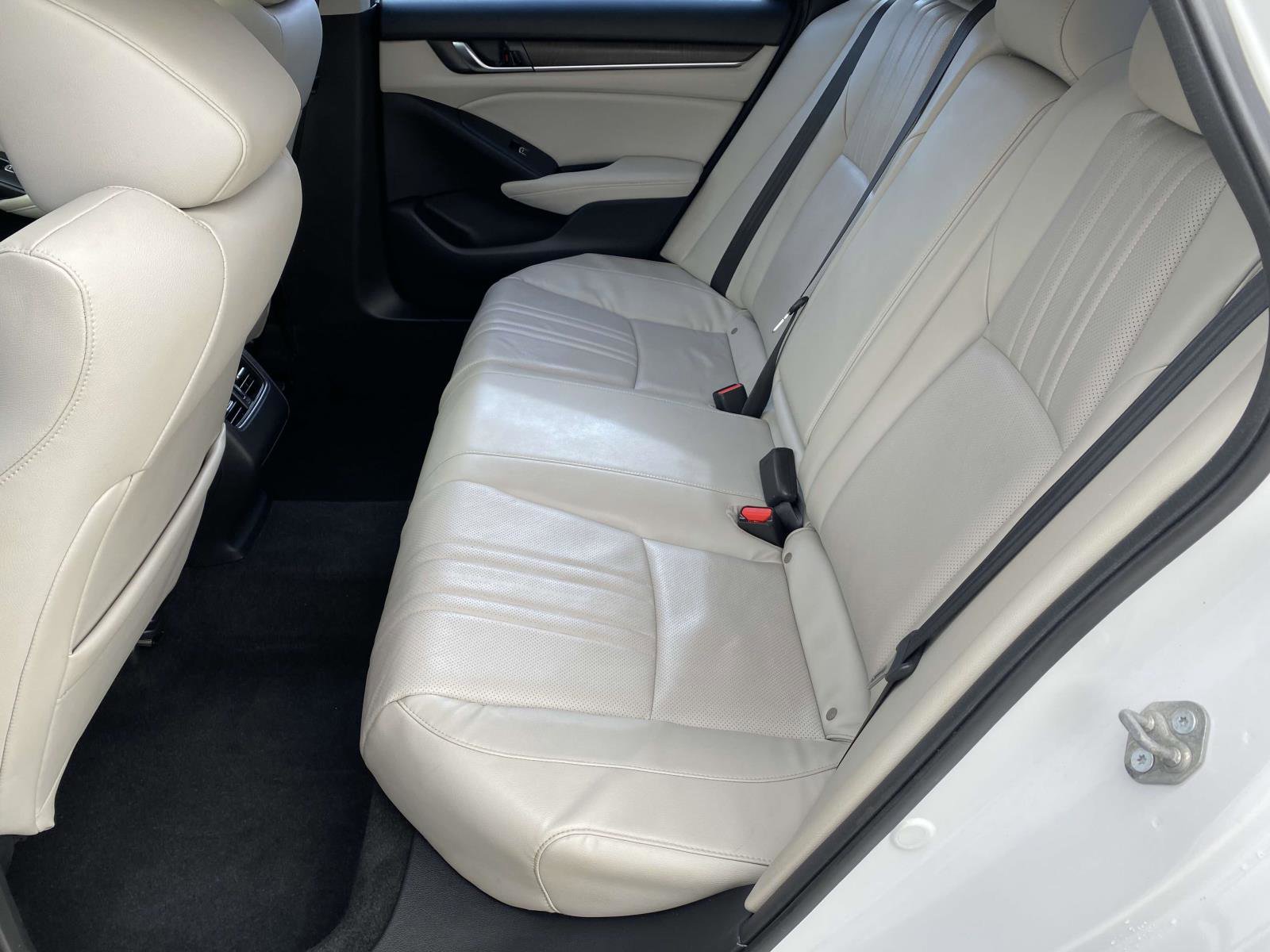 Used 2018 Honda Accord EX-L image 12