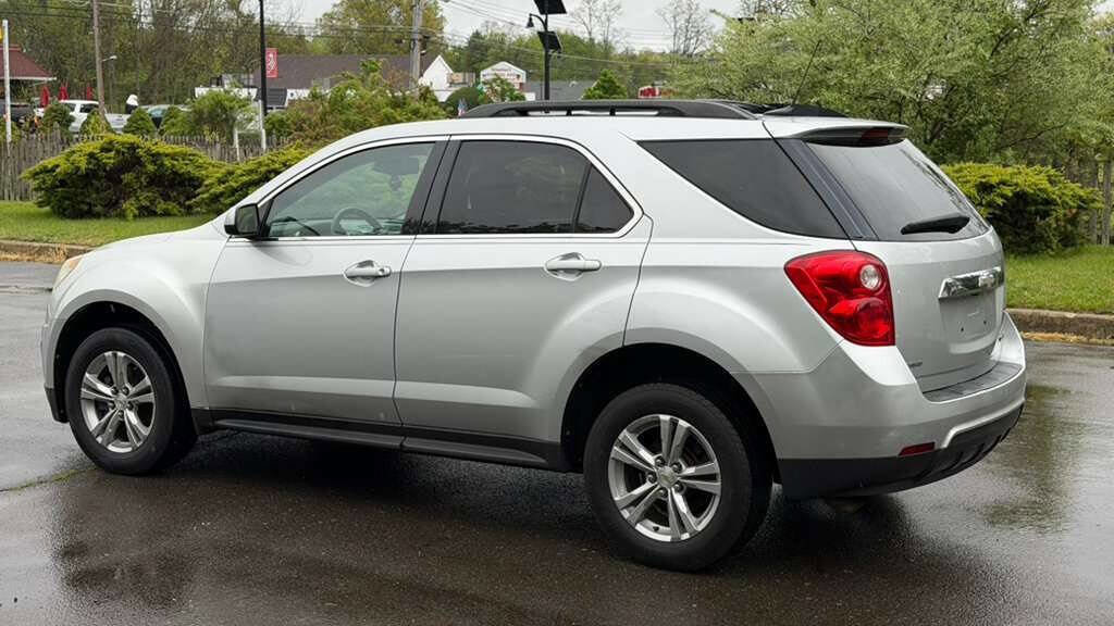 Used 2011 Chevrolet Equinox LT w/ Driver Convenience Package AWD/4WD image 5