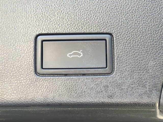 Certified 2024 Volkswagen Atlas Cross Sport SE image 10