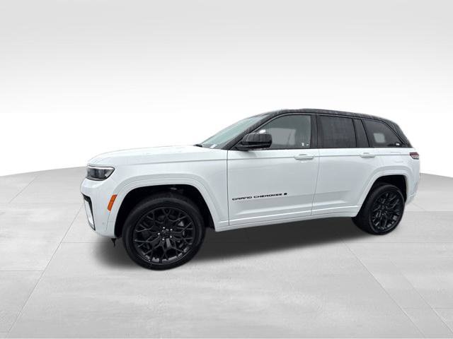 New 2027 Jeep Grand Cherokee Summit AWD/4WD image 3