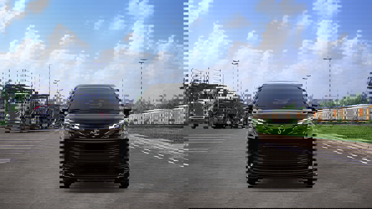 New 2026 Toyota Sienna XLE image 17