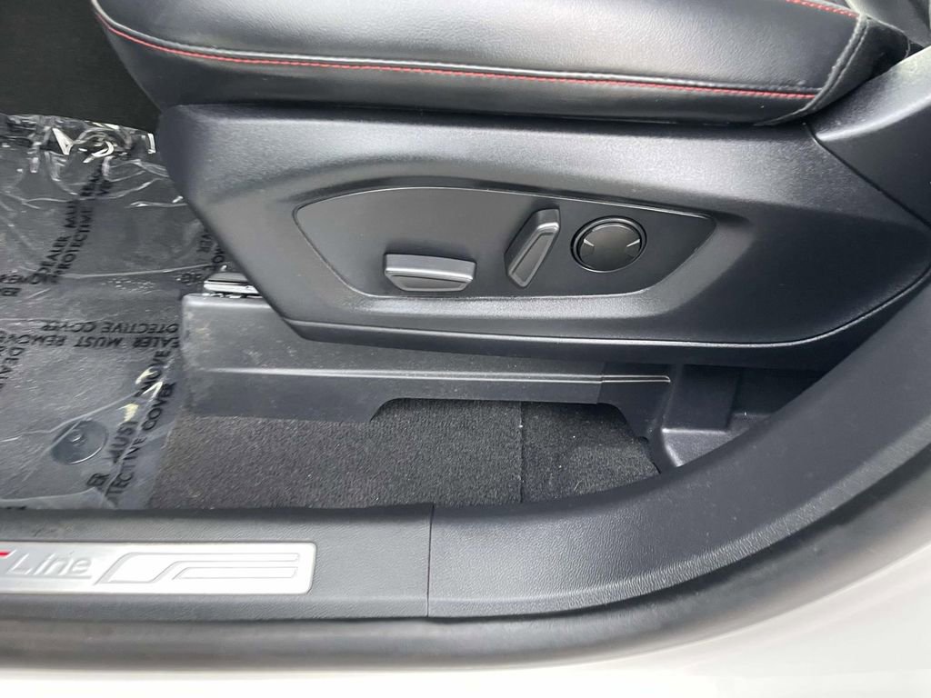 Used 2025 Ford Explorer ST-Line w/ ST-Line Street Pack image 30