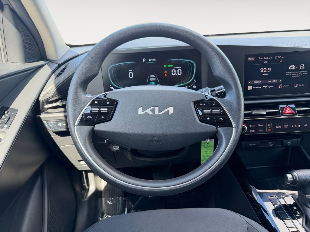 Used 2025 Kia Niro LX FWD image 14