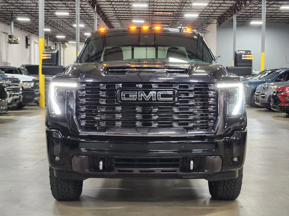 Used 2024 GMC Sierra 3500 Denali Ultimate AWD/4WD image 2