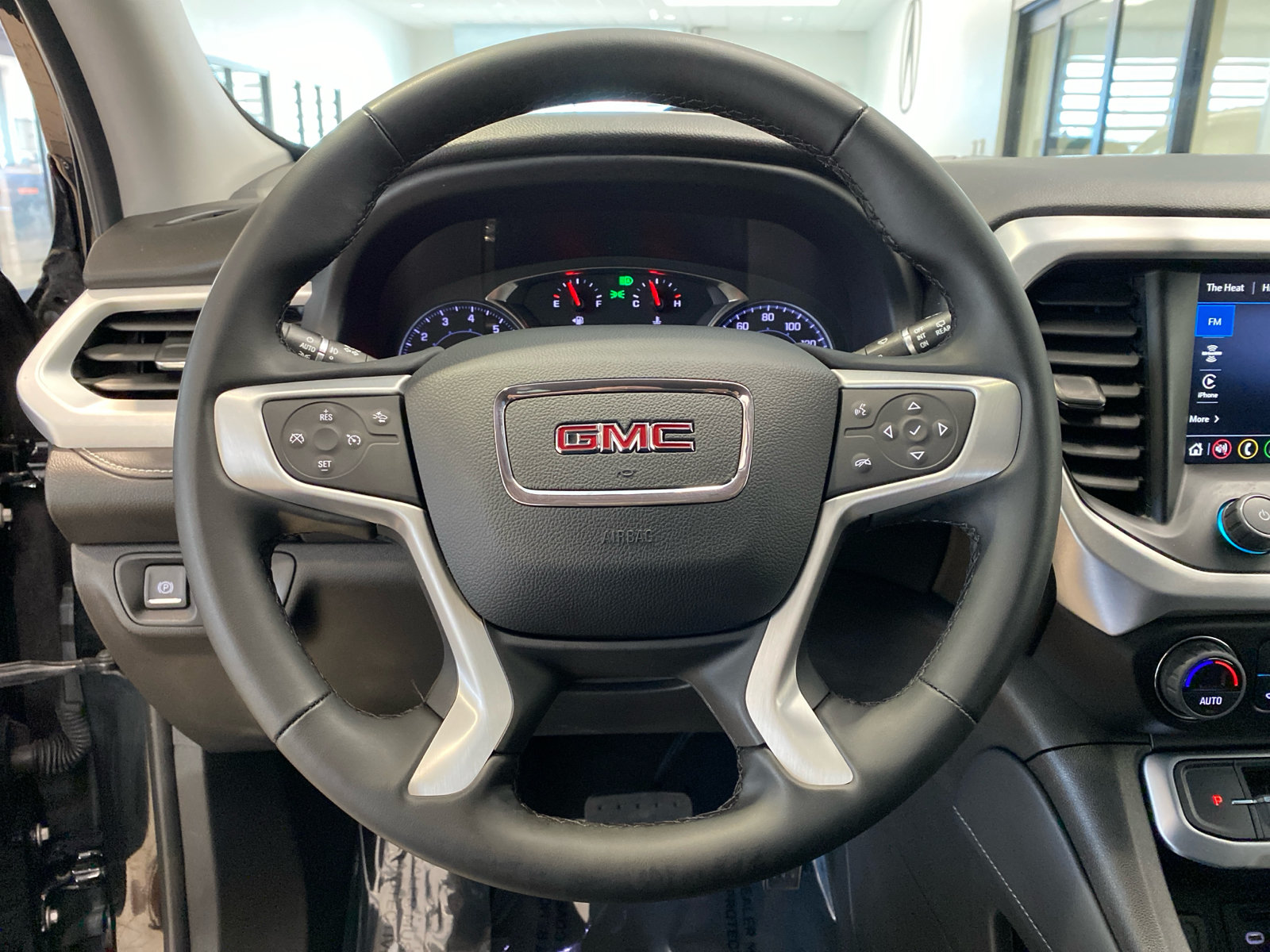 Used 2023 GMC Acadia SLT AWD/4WD image 23