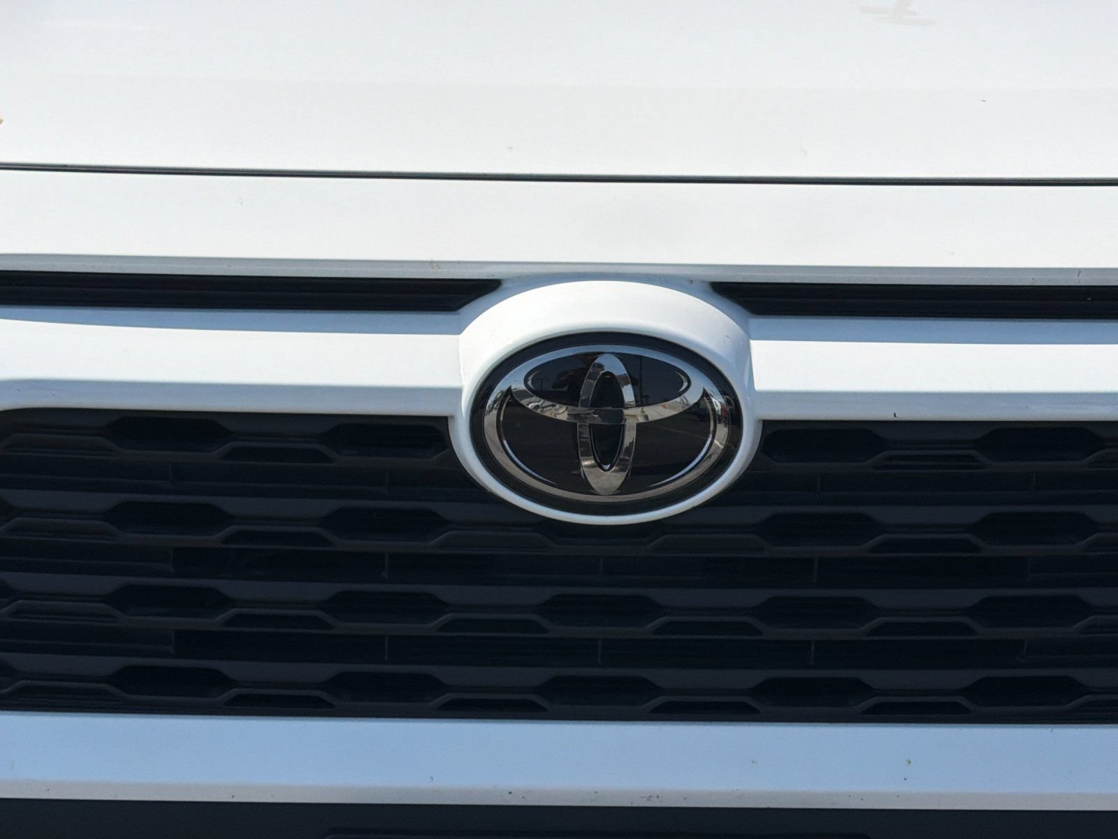 Used 2025 Toyota RAV4 LE AWD/4WD image 35