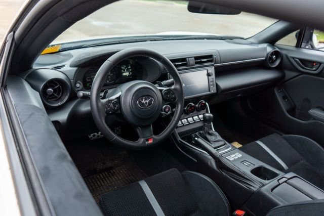 Used 2024 Toyota GR86 Premium RWD image 13