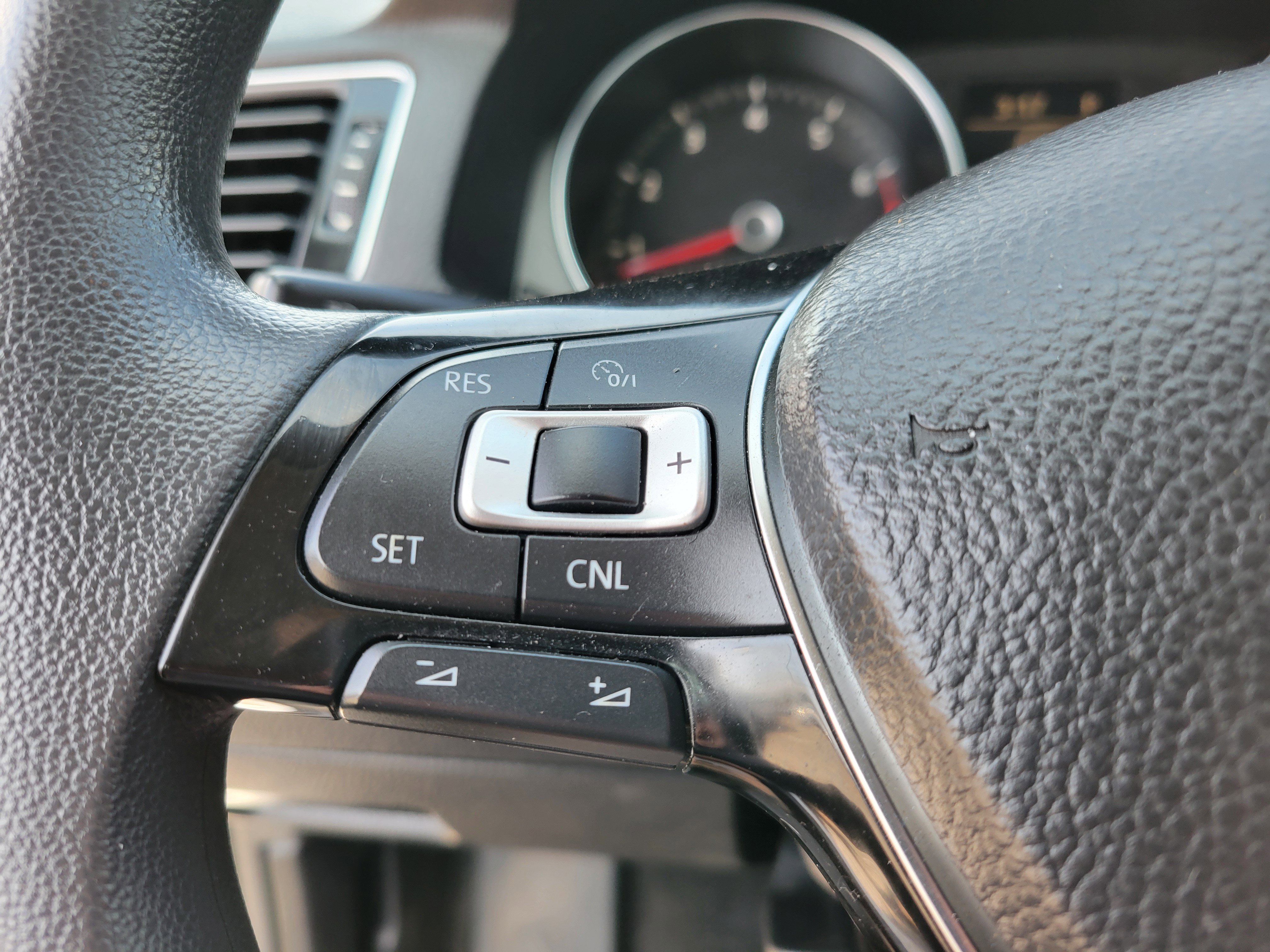 Used 2017 Volkswagen Passat 1.8T S image 11