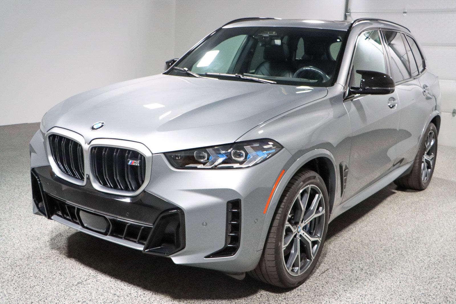 Used 2024 BMW X5 M60i image 32